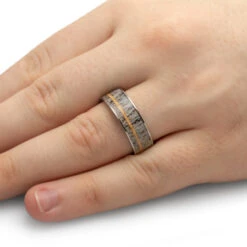 Deer Antler Ring With Oak Wood Pinstripe -Johan Jewelry Shop 1730Handshot