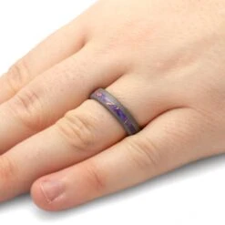 Lava Mosaic Turquoise Wedding Band In Sandblasted Titanium -Johan Jewelry Shop 4288 Handshot