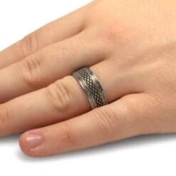 Celtic Knot Wedding Band With Deer Antler -Johan Jewelry Shop 4592Handshot