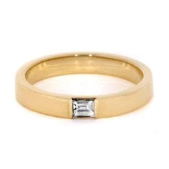 Solid Gold Wedding Band With Baguette Diamond -Johan Jewelry Shop 644a66349c3a88f9b3f1e77cd0e3169c