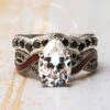 Alternative Bridal Set With Pear Cut Engagement Ring -Johan Jewelry Shop E4910ArtCropped 1 3