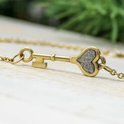Tiny Key Bracelet With Meteorite Heart Inlay 10 Tiny Key Bracelet With Meteorite Heart Inlay -Johan Jewelry Shop E5153YGArtCropped 3
