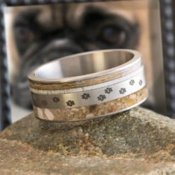 Paw Prints Memorial Ring With Fur, Ashes And Antler