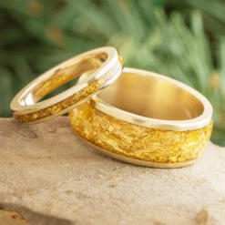 Yellow Gold Wedding Band Set With Gold Foil Inlays