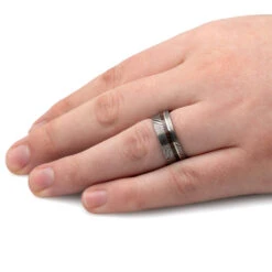 Damascus Steel And Walnut Wood Wedding Band -Johan Jewelry Shop E5636Handshot 4e9895ad 30d6 4649 a5bd 60a56b18481a