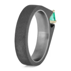 Emerald Ring With Oak Wood Panels And A Sandblasted Titanium-1836 -Johan Jewelry Shop E 1836 3