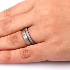 Alexandrite Men's Wedding Band With Meteorite And Whiskey Barrel Wood 15 Alexandrite Men's Wedding Band With Meteorite And Whiskey Barrel Wood -Johan Jewelry Shop MG 9601