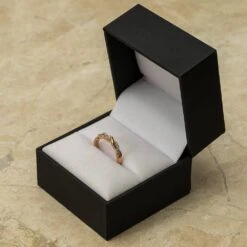 Diamond Wedding Band With Twisting Design -Johan Jewelry Shop SHRU200906Art 1